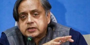 भारत में राजनीति फैमिली बिजनेस बन गई है : शशि थरूर